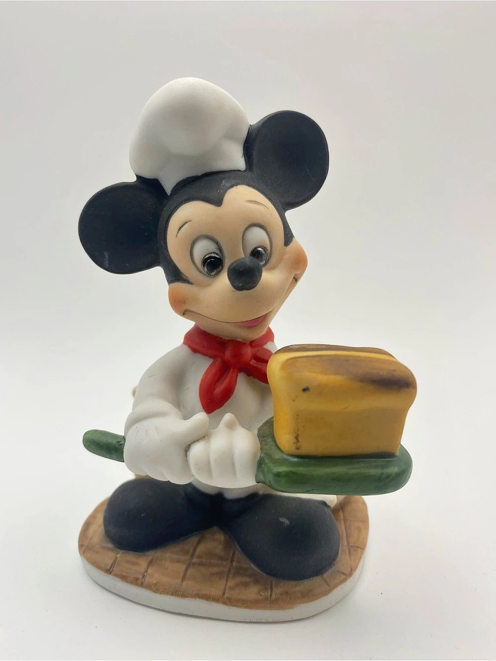 Vintage Walt Disney Chef Baker Mickey Mouse Figurine Decor 3 1/2” Taiwan